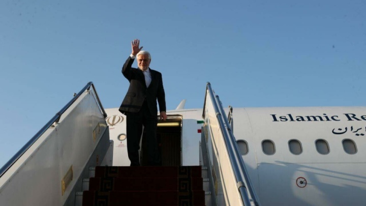 عارف به روسیه می‌رود