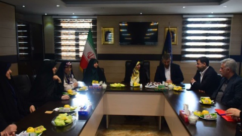 روایت بازدید و پیگیری زهرا بهروزآذر از وضعیت زنان زندانی و حمایت از خانوادههای آنان