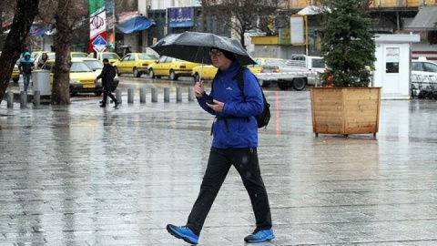 باران تهران اسیدی و سربی است؟