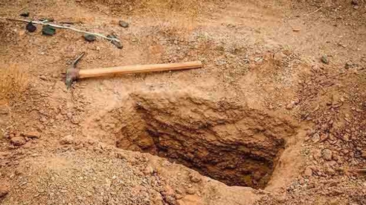 نبش قبر برای یافتن گنج