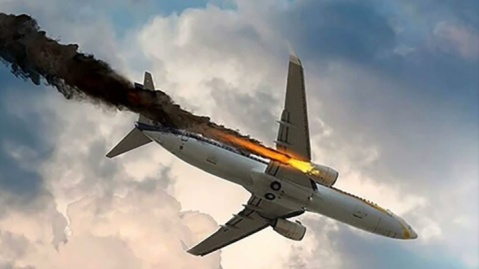 فیلم/ هواپیمای حامل وزیر معادن ملی کنگو سقوط کرد