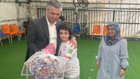 درخشش «امیر شرافتی»؛ کودک هشت‌ساله‌ای که مرزهای توانمندی ورزش و هنر جابه‌جا کرد