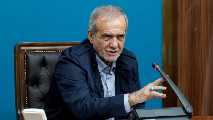 ملتی که می‌خواهد زنده باشد باید کتاب را جدی بگیرد