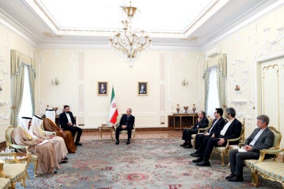 دریافت استوارنامه سفرای جدید کشورهای اتریش، غنا،عمان ، امارات