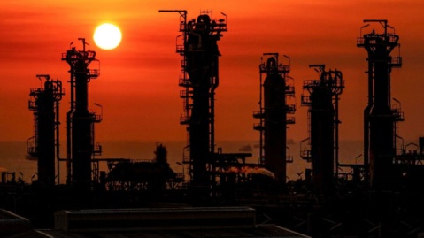 فیلم/ بازگشت سریع پالایشگاه فاز ۱۴ به مدار تولید پس از حمله رژیم صهیونیستی