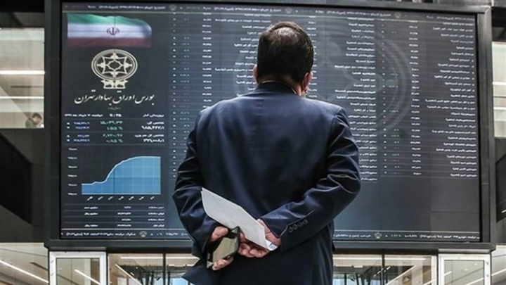 شاخص کل بورس عقب نشینی کرد