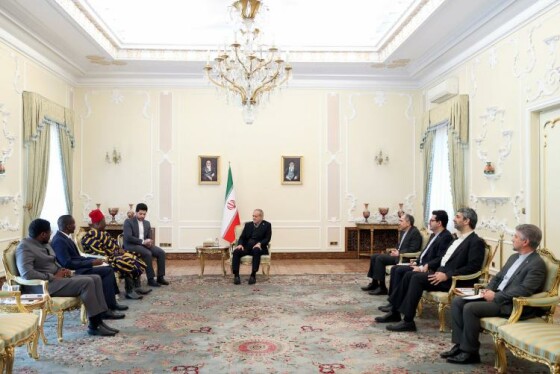 دریافت استوارنامه سفرای جدید کشورهای اتریش، غنا،عمان ، امارات