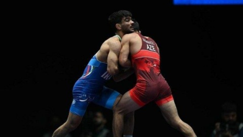 احمدی وفا مدال اول کشتی فرنگی را دشت کرد