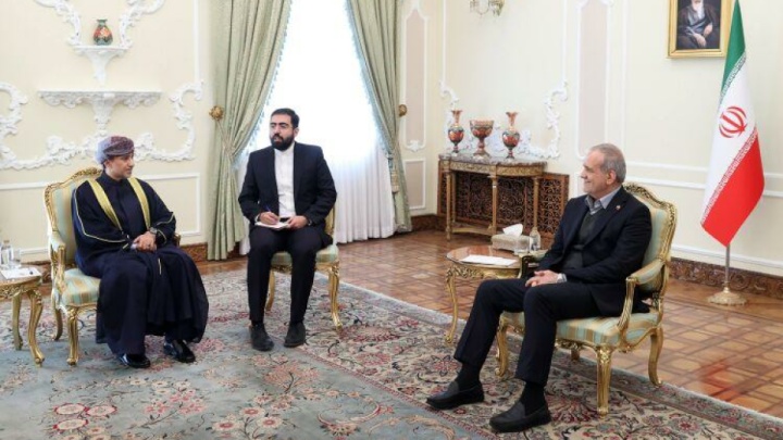 پزشکیان: روابط ایران و عمان با قدرت، استحکام و آینده‌نگری تداوم خواهد یافت