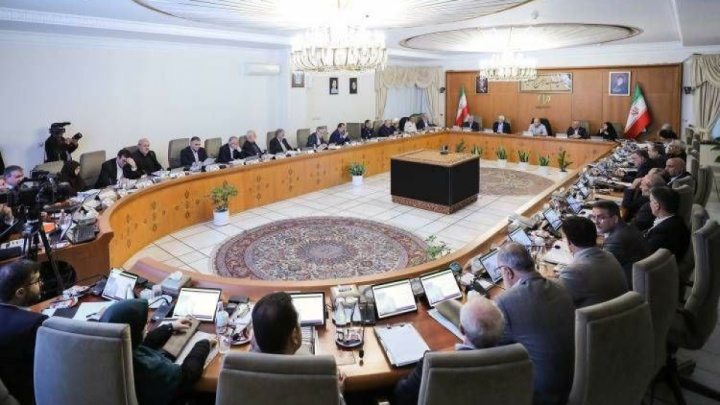 حقوق باید بر مبنای فایده هر فرد برای سازمان پرداخت شود، نه پست و مقام