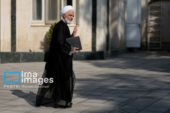 اعضای هیأت دولت در جمع خبرنگاران