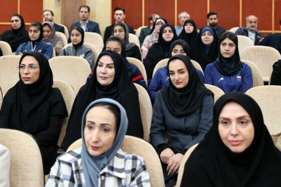 نشست دکتر پزشکیان با فرهیختگان و فعالان فرهنگی استان قزوین