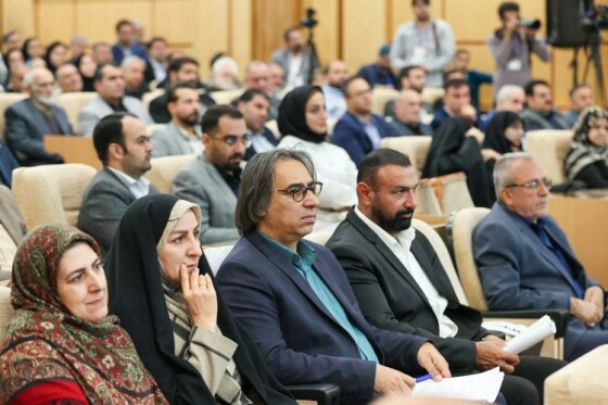 نشست دکتر پزشکیان با فرهیختگان و فعالان فرهنگی استان قزوین