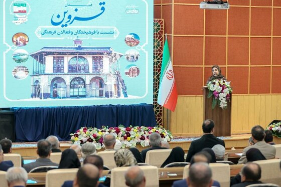 نشست دکتر پزشکیان با فرهیختگان و فعالان فرهنگی استان قزوین