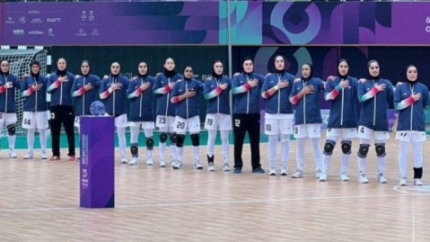 برنز تاریخی بر گردن دختران هندبالیست ایران