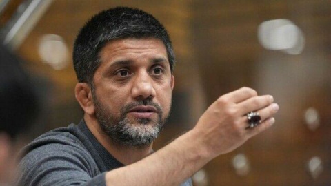 دبیر: باید یقه کسانی را که کار نمی کنند بگیریم