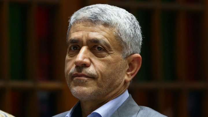 طیب‌نیا در هیچ شبکه‌ اجتماعی، حساب کاربری فعال ندارد