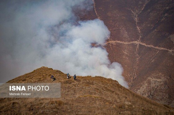 عملیات مهار آتشسوزی مناطق کوهستانی روستاهای دلیر و الیت