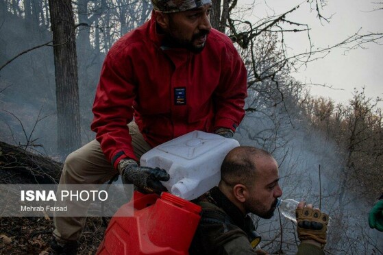 عملیات مهار آتشسوزی مناطق کوهستانی روستاهای دلیر و الیت