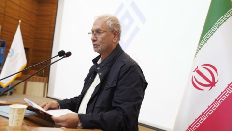 هنر به عنوان یک میانجی اجتماعی در کنار رنج‌ها و آلام مردم بوده و هست