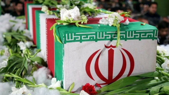 تشییع پیکر مطهر ۷ شهید گمنام در قم برگزار شد