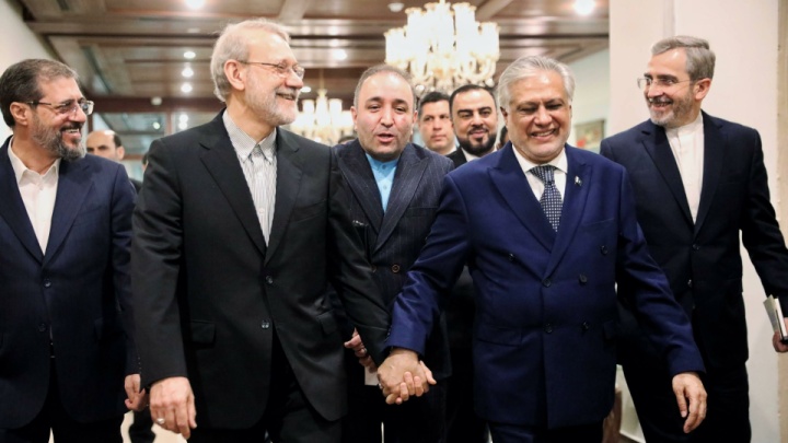 علی لاریجانی: مسیر تجارت ایران و پاکستان باید به هدف ۱۰ میلیارد دلار برسد