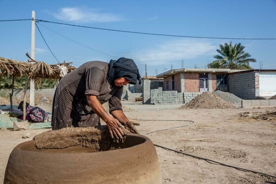 زنانی که تنور جنوب را گرم نگه می‌دارند