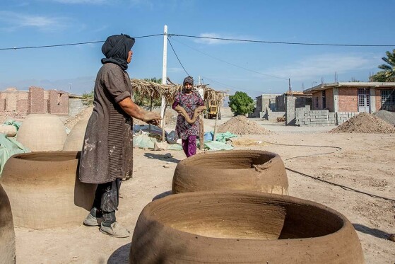 زنانی که تنور جنوب را گرم نگه میدارند
