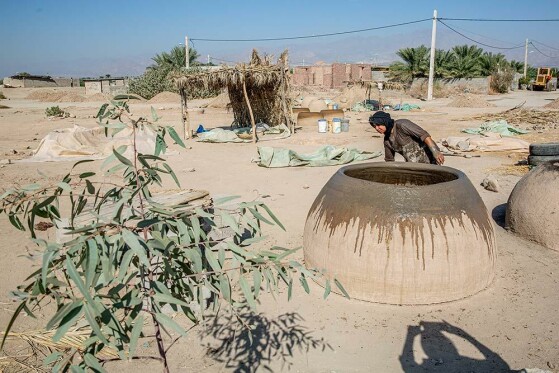 زنانی که تنور جنوب را گرم نگه می‌دارند