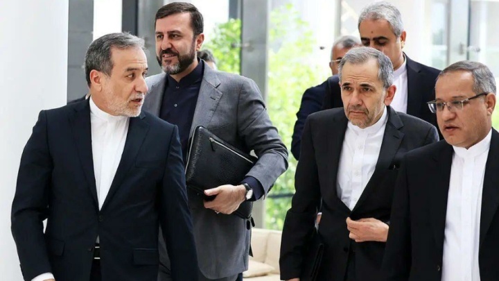 محور مذاکرات پاریس هسته‌ای است