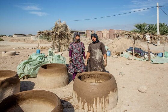 زنانی که تنور جنوب را گرم نگه می‌دارند