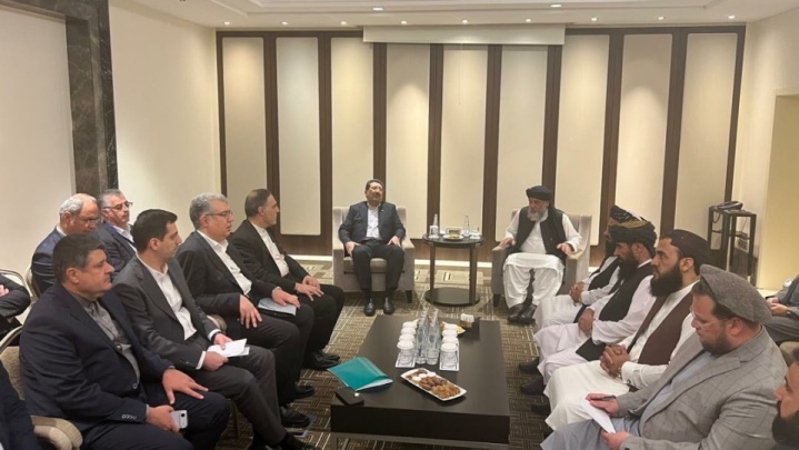 رایزنی اتابک با همتای افغانستانی برای رفع موانع تجاری دو کشور