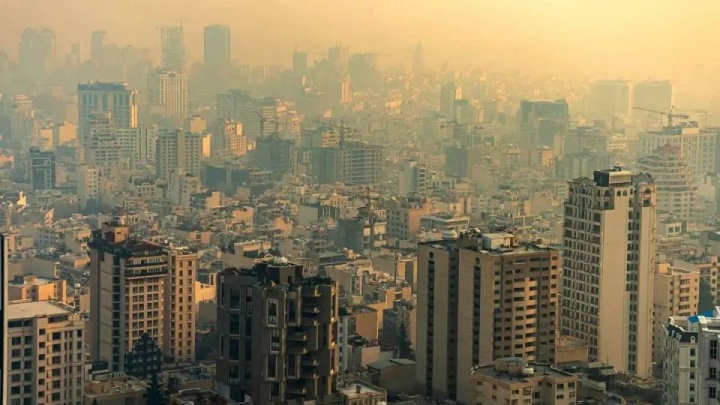 آلودگی هوا ۲۳ میلیارد دلار خسارت به کشور تحمیل می‌کند