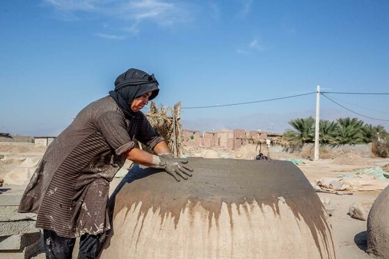 زنانی که تنور جنوب را گرم نگه میدارند
