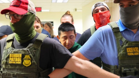 آمریکا بررسی درخواست مهاجرت شهروندان افغان را متوقف کرد