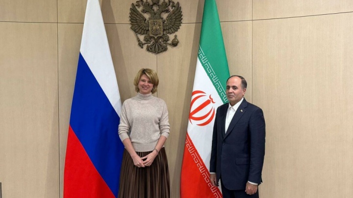 نوری قزلجه و اوکسانا لوت برگسترش همکاری تاکید کردند