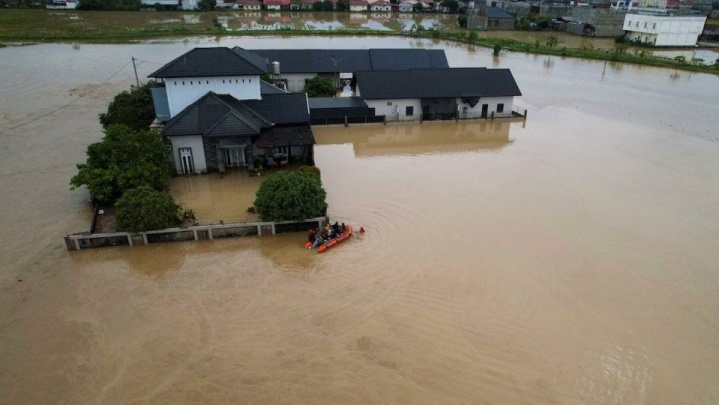 شمار کشته های سیل در جنوب شرق آسیا به ۱۲۹ نفر رسید