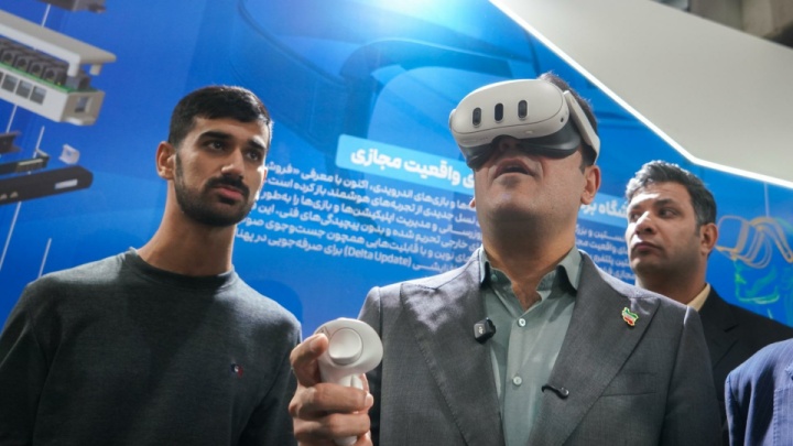 آینده را مغزهای آماده، دل‌های امیدوار و فناوری ایرانی می‌سازد