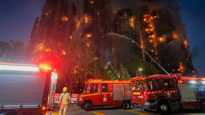 شمار جانباختگان آتش‌سوزی در هنگ‌کنگ به ۹۴ نفر رسید