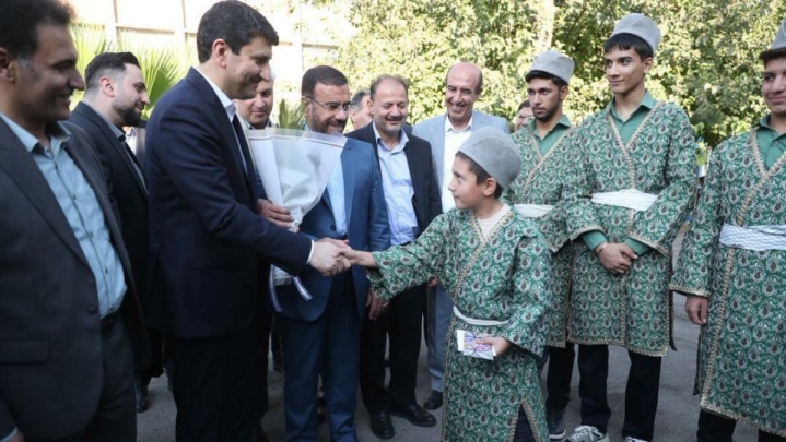 تحقق وعده وزیر ارتباطات کمتر از ۲ ماه؛ شبکه فیبرنوری به مدرسه عشایری فارس رسید