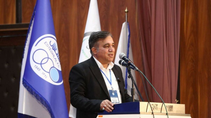 لغو بازی استقلال - فولاد؟/ تاجرنیا توییت زد