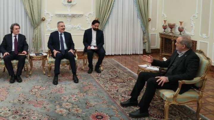 باور داریم از مرزهایی که تجارت، علم و فرهنگ عبور کند، هرگز تروریسم و اسلحه عبور نخواهد کرد