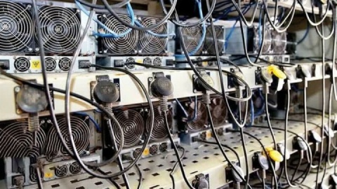 کشف ۷۴۰ ماینر غیرمجاز در ایلام‌؛ مصرف معادل یک شهرستان بزرگ