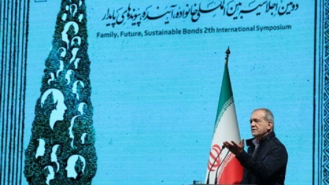 پزشکیان: با تهدید و امرونهی نمیتوان جامعه را تغییر داد/ آغاز اصلاح از خودمان