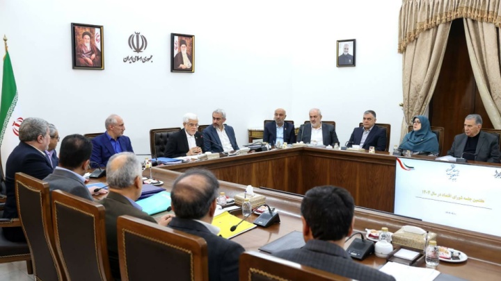 عارف: ظرفیت‌سازی خوبی برای تولید برق از محل نیروگاه‌های تجدیدپذیر انجام شد