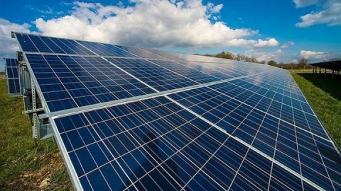 برنامه ریزی پتروشیمی ها برای تولید ۵ هزار مگاوات برق خورشیدی