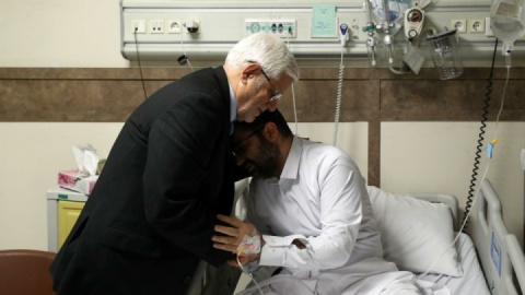 گزارش تصویری/ عیادت عارف از سقاب اصفهانی