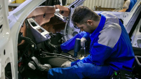 تولید خودروهای سواری ۱۰ درصد کمتر از پارسال/گروه پژو پیشتاز تولید