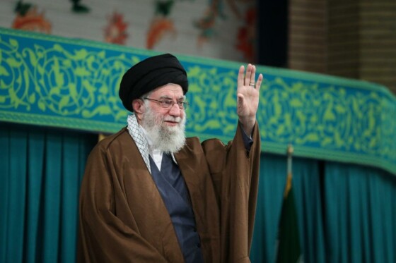 دیدار هزاران نفر از زنان و دختران با رهبر انقلاب