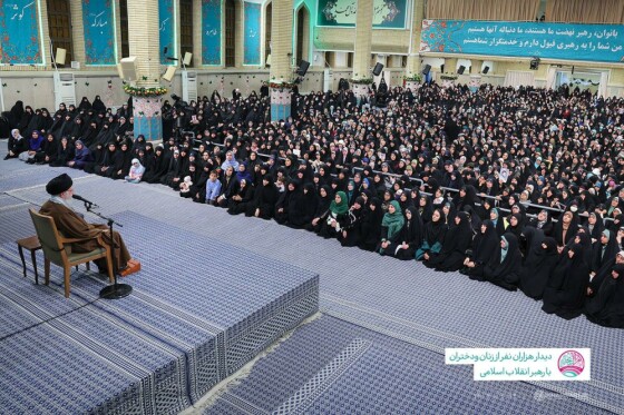 دیدار هزاران نفر از زنان و دختران با رهبر انقلاب